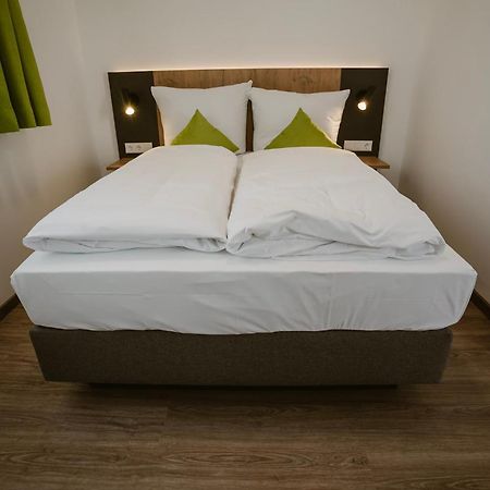 Motel Sleep Inn Toging am Inn Exteriör bild
