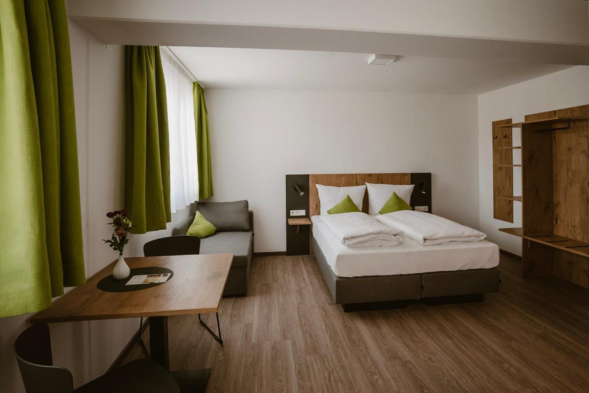 Motel Sleep Inn Toging am Inn Exteriör bild